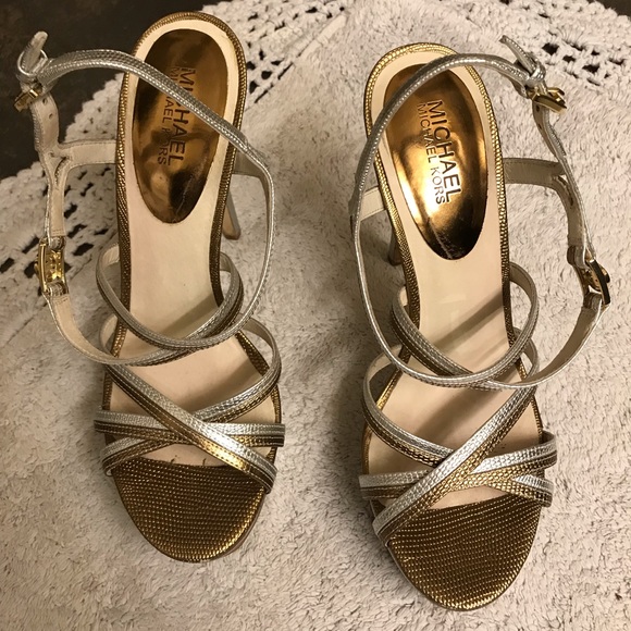 Ladies shoes - Picture 1 of 8